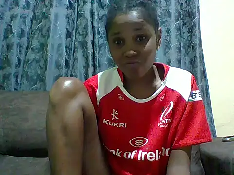 Snapshot of miss_lyne001 chatting on 10/20/25, 11:21 miss lyne001 online show from 10/20/25, 11:21