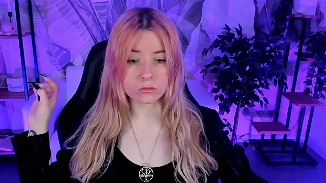 Snapshot of LexiWenford chatting on 12/14/24, 05:51 LexiWenford online show from 12/14/24, 05:51