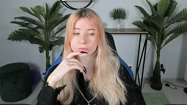 Snapshot of LexiWenford chatting on 12/24/24, 06:11 LexiWenford online show from 12/24/24, 06:11