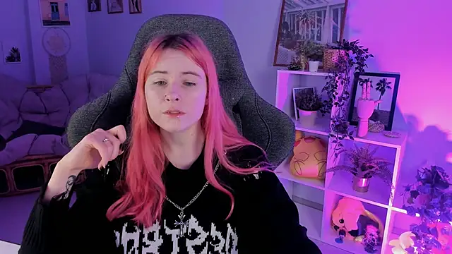 LexiWenford online show from 12/29/24, 05:42