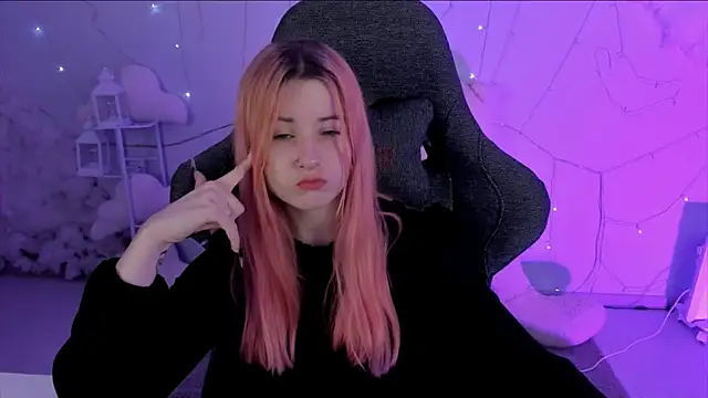 Snapshot of LexiWenford chatting on 01/13/25, 09:19 LexiWenford online show from 01/13/25, 09:19