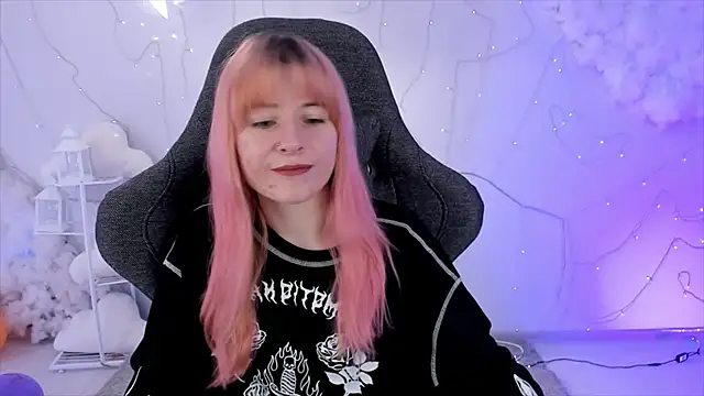 Snapshot of LexiWenford chatting on 02/07/25, 08:55 LexiWenford online show from 02/07/25, 08:55