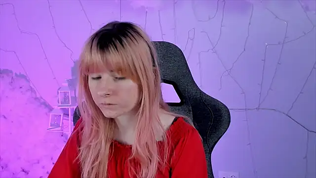 Snapshot of LexiWenford chatting on 02/14/25, 02:39 LexiWenford online show from 02/14/25, 02:39