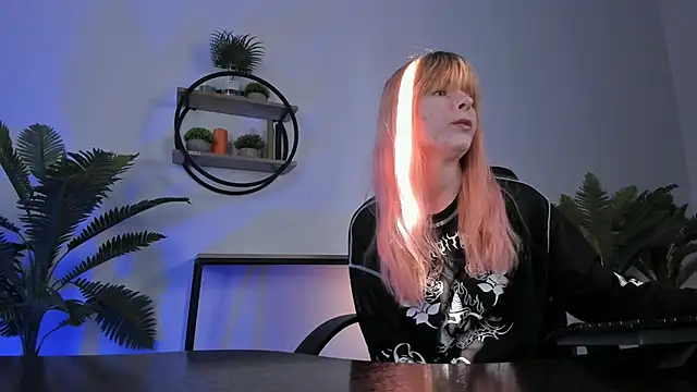 LexiWenford online show from 02/26/25, 05:42