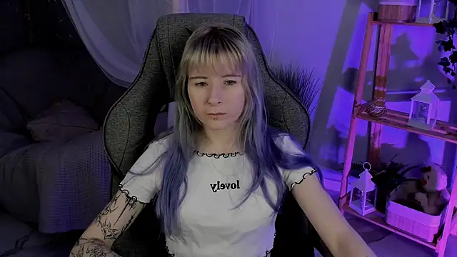 Snapshot of LexiWenford chatting on 11/04/25, 02:43 LexiWenford online show from 11/04/25, 02:43