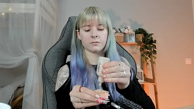 Snapshot of LexiWenford chatting on 11/14/25, 03:05 LexiWenford online show from 11/14/25, 03:05