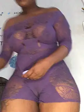 Snapshot of DiamondGoddes chatting on 02/13/25, 10:12 DiamondGoddes online show from 02/13/25, 10:12