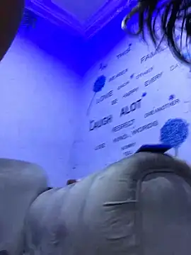 Snapshot of DiamondGoddes chatting on 02/13/25, 04:17 DiamondGoddes online show from 02/13/25, 04:17