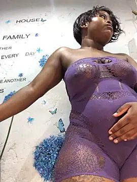 Snapshot of DiamondGoddes chatting on 02/13/25, 07:21 DiamondGoddes online show from 02/13/25, 07:21