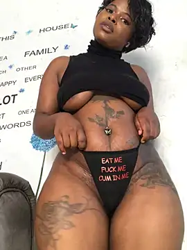 Snapshot of DiamondGoddes chatting on 02/15/25, 12:11 DiamondGoddes online show from 02/15/25, 12:11