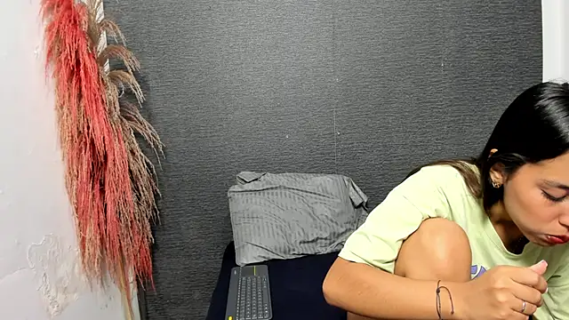 monse 02 online show from 02/23/25, 12:48