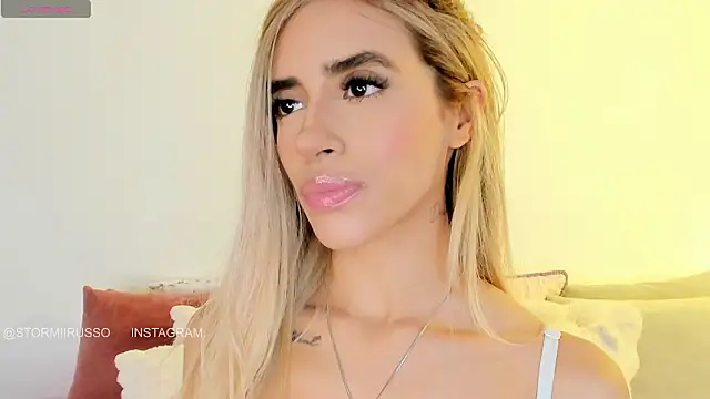 Snapshot of StormiRusso chatting on 03/17/26, 01:21 StormiRusso online show from 03/17/26, 01:21