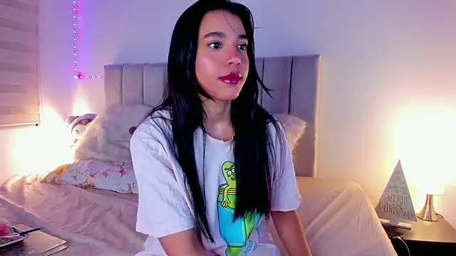 DanielaSaenz0 online show from 12/22/24, 04:50