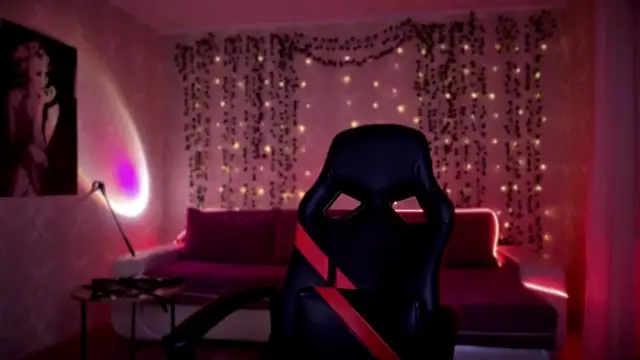 Snapshot of AllisonBlack_ chatting on 04/01/26, 07:44 AllisonBlack online show from 04/01/26, 07:44