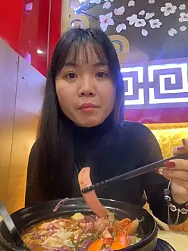 Maeve2k5 online show from 02/19/25, 06:11