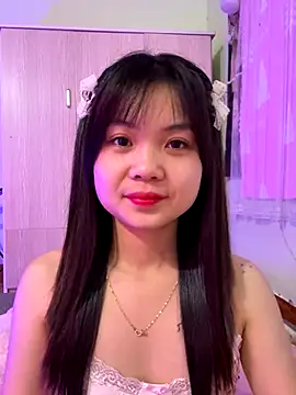 Maeve2k5 online show from 10/08/25, 09:45