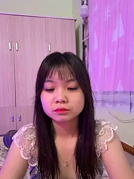 Maeve2k5 online show from 10/15/25, 06:46