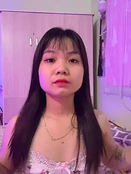 Maeve2k5 online show from 10/17/25, 12:14