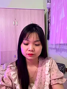 Maeve2k5 online show from 10/17/25, 12:19