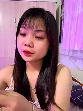 Maeve2k5 online show from 10/19/25, 10:16