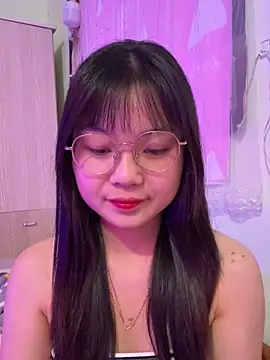 Maeve2k5 online show from 11/20/25, 07:52