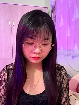 Maeve2k5 online show from 12/01/25, 06:40