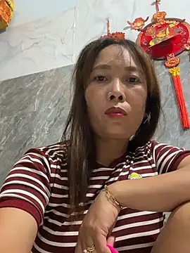 Linaannn online show from 07/16/26, 12:44