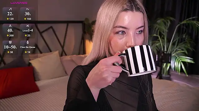 LindaThacker online show from 03/28/26, 04:34