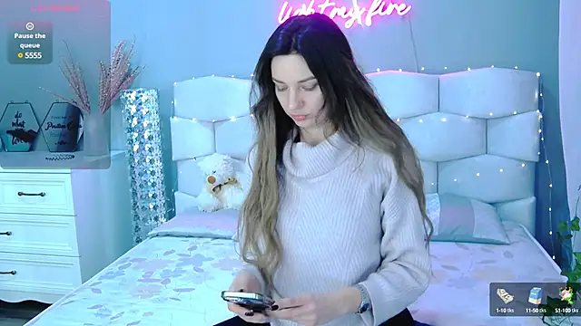 Snapshot of VioletUmi chatting on 01/25/25, 09:26 VioletUmi online show from 01/25/25, 09:26