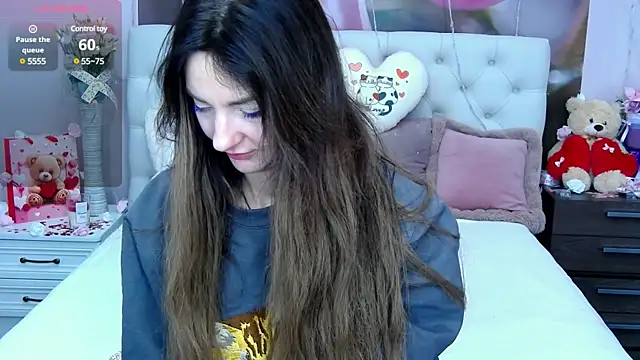 Snapshot of VioletUmi chatting on 02/16/25, 09:04 VioletUmi online show from 02/16/25, 09:04