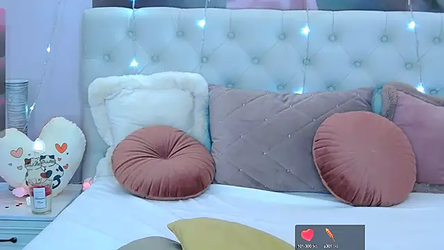 Snapshot of VioletUmi chatting on 02/27/25, 02:32 VioletUmi online show from 02/27/25, 02:32