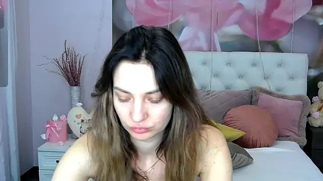 Snapshot of VioletUmi chatting on 02/28/25, 08:09 VioletUmi online show from 02/28/25, 08:09