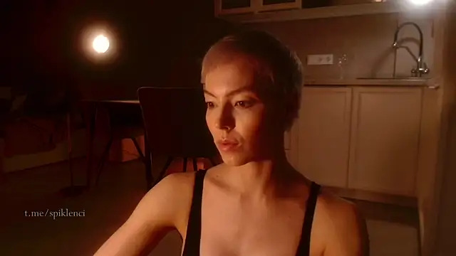 Snapshot of spiklencii chatting on 10/17/25, 03:36 spiklencii online show from 10/17/25, 03:36