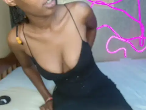 Snapshot of Cindie_Channel chatting on 11/19/25, 03:45 Cindie Channel online show from 11/19/25, 03:45