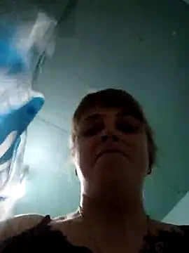 Snapshot of CoddessCrystal chatting on 10/28/25, 05:11 CoddessCrystal online show from 10/28/25, 05:11