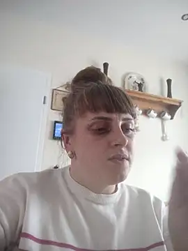 Snapshot of CoddessCrystal chatting on 02/16/26, 01:18 CoddessCrystal online show from 02/16/26, 01:18