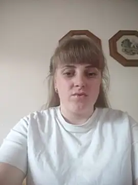Snapshot of CoddessCrystal chatting on 04/04/26, 12:02 CoddessCrystal online show from 04/04/26, 12:02