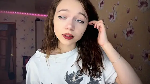 Snapshot of _SofiaBrown chatting on 12/05/24, 12:08  SofiaBrown online show from 12/05/24, 12:08