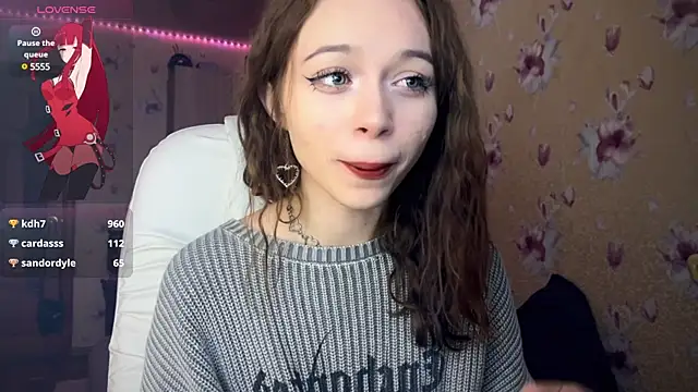 Snapshot of _SofiaBrown chatting on 12/24/24, 08:27  SofiaBrown online show from 12/24/24, 08:27