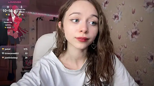 Snapshot of _SofiaBrown chatting on 02/02/25, 06:53  SofiaBrown online show from 02/02/25, 06:53