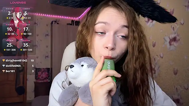 Snapshot of _SofiaBrown chatting on 02/11/25, 03:29  SofiaBrown online show from 02/11/25, 03:29