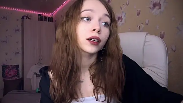 Snapshot of _SofiaBrown chatting on 02/21/25, 03:32  SofiaBrown online show from 02/21/25, 03:32