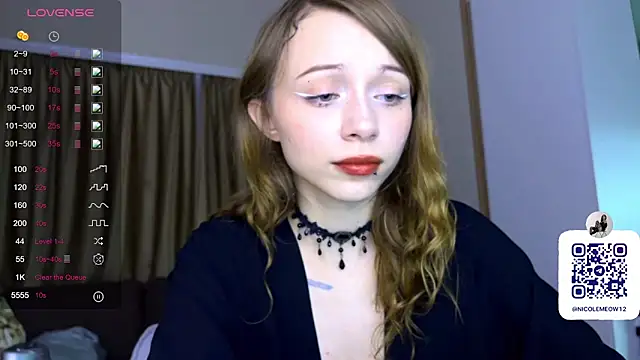 Snapshot of _SofiaBrown chatting on 04/21/26, 10:01 SofiaBrown online show from 04/21/26, 10:01