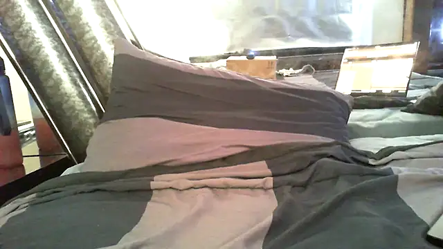 Snapshot of dreamboydani chatting on 11/04/25, 01:27 dreamboydani online show from 11/04/25, 01:27