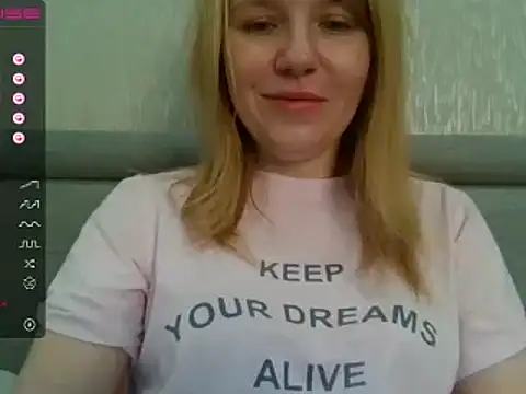 Snapshot of urbadkitty chatting on 12/02/24, 07:25 urbadkitty online show from 12/02/24, 07:25