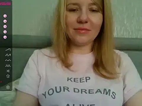 Snapshot of urbadkitty chatting on 12/09/24, 06:55 urbadkitty online show from 12/09/24, 06:55