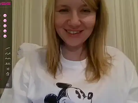 Snapshot of urbadkitty chatting on 01/03/25, 02:30 urbadkitty online show from 01/03/25, 02:30