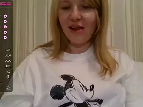 Snapshot of urbadkitty chatting on 01/04/25, 04:00 urbadkitty online show from 01/04/25, 04:00