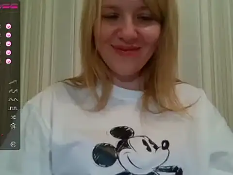 Snapshot of urbadkitty chatting on 01/24/25, 02:41 urbadkitty online show from 01/24/25, 02:41