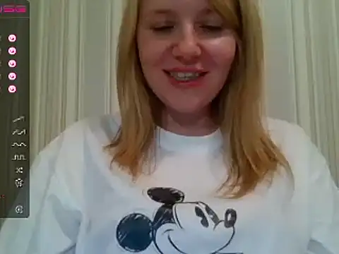 Snapshot of urbadkitty chatting on 01/24/25, 05:42 urbadkitty online show from 01/24/25, 05:42